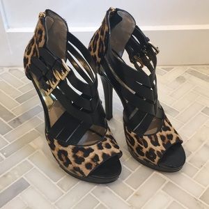 •Michael Kors Cheetah Pumps•